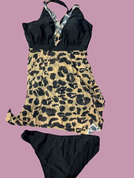 ✨ NWT Plus-Size Leopard Print Swim Set – 4XL ✨ - Picture 1 of 1